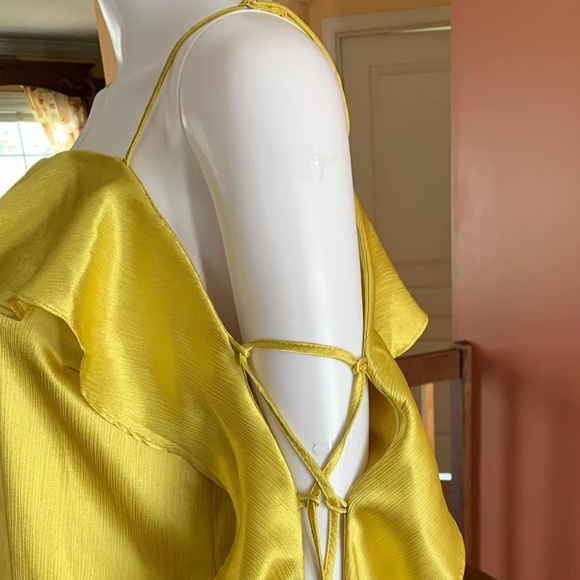 GUESS Cold Shoulder Lace Up Nia Top - Picture 4 of 11